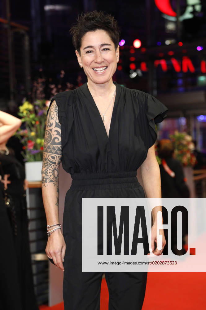 Dunja Hayali bei der Festivaleröffnung und der Premiere des Kinofilms She Came to Me auf der Berlinale 2023 73. Internationale Filmfestspiele Berlin im Berlinale Palast. Berlin