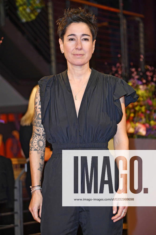 Dunja Hayali bei der Festivaleröffnung und der Premiere des Kinofilms She Came to Me auf der Berlinale 2023 73. Internationale Filmfestspiele Berlin im Berlinale Palast. Berlin