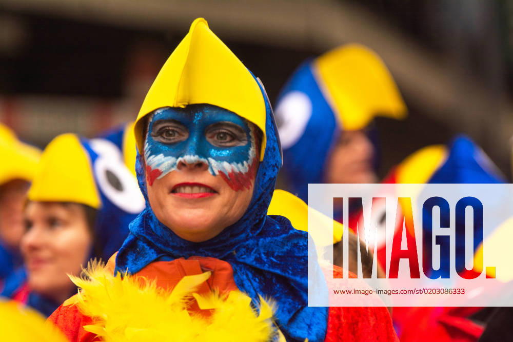 IMAGO Creative, Gesellschaft, Fasching Traditional School Carnival Parade Schuul En Veedezuch In Cologne Revellers are celebrating during the traditional school carnival parade Schuul en Veedezuch in Cologne, Germany on February 19, 2023 Cologne Germany