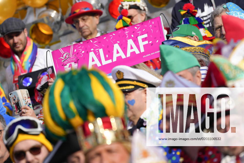 IMAGO Creative, Gesellschaft, Fasching Koelner Rosenmontagszug 2023 19.02.2023, Koeln, Alaaf auf den Tribuenen beim Rosenmontagszug des Koelner Karneval Koeln Nordrhein-Westfalen Deutschland