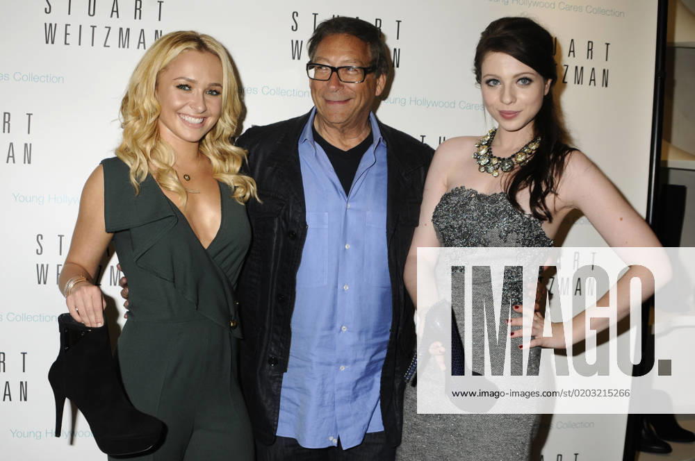 NEW YORK, NY - SEPTEMBER 08: Hayden Panettiere_Michelle Trachtenberg at the celebration during Fashion s Night Out at Stuart Weitzman. on September 8, 2011 in New York City...People: Hayden Panettiere Manhattan United States Of America - ZUMAs214 20110908_zba_s214_021