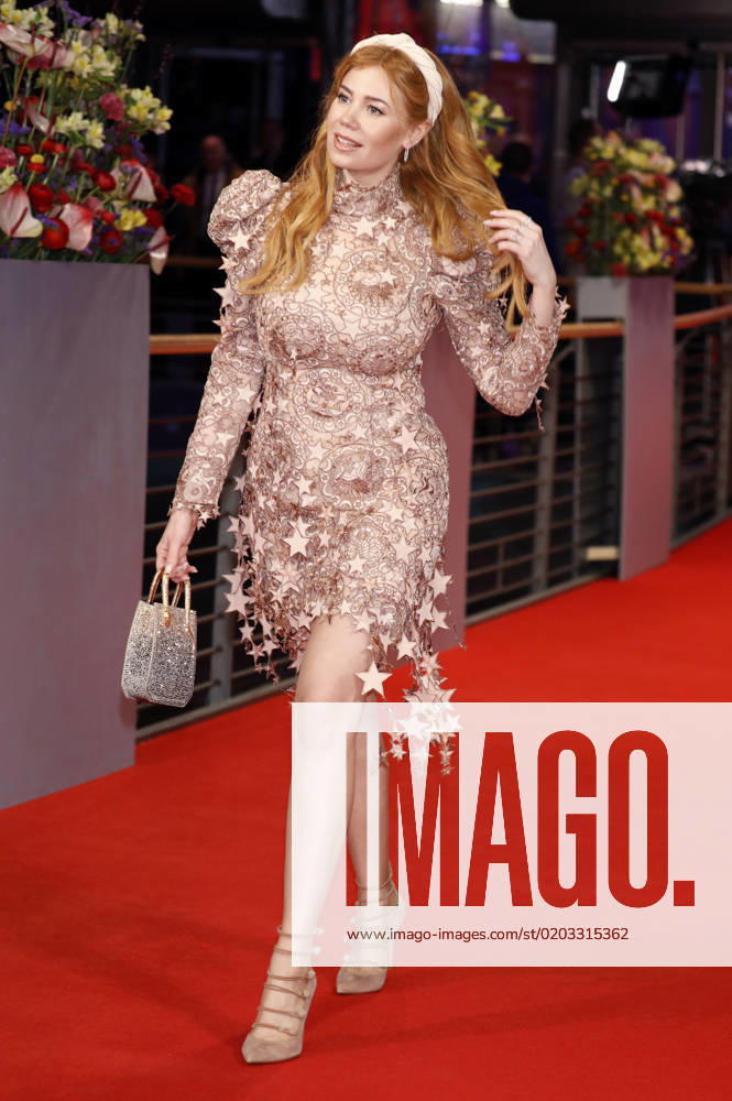 Palina Rojinski bei der Verleihung des Goldenen Ehrenbären an Steven Spielberg auf der Berlinale 2023 73. Internationale Filmfestspiele Berlin im Berlinale Palast. Berlin