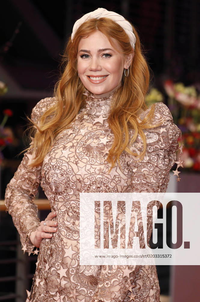 Palina Rojinski bei der Verleihung des Goldenen Ehrenbären an Steven Spielberg auf der Berlinale 2023 73. Internationale Filmfestspiele Berlin im Berlinale Palast. Berlin