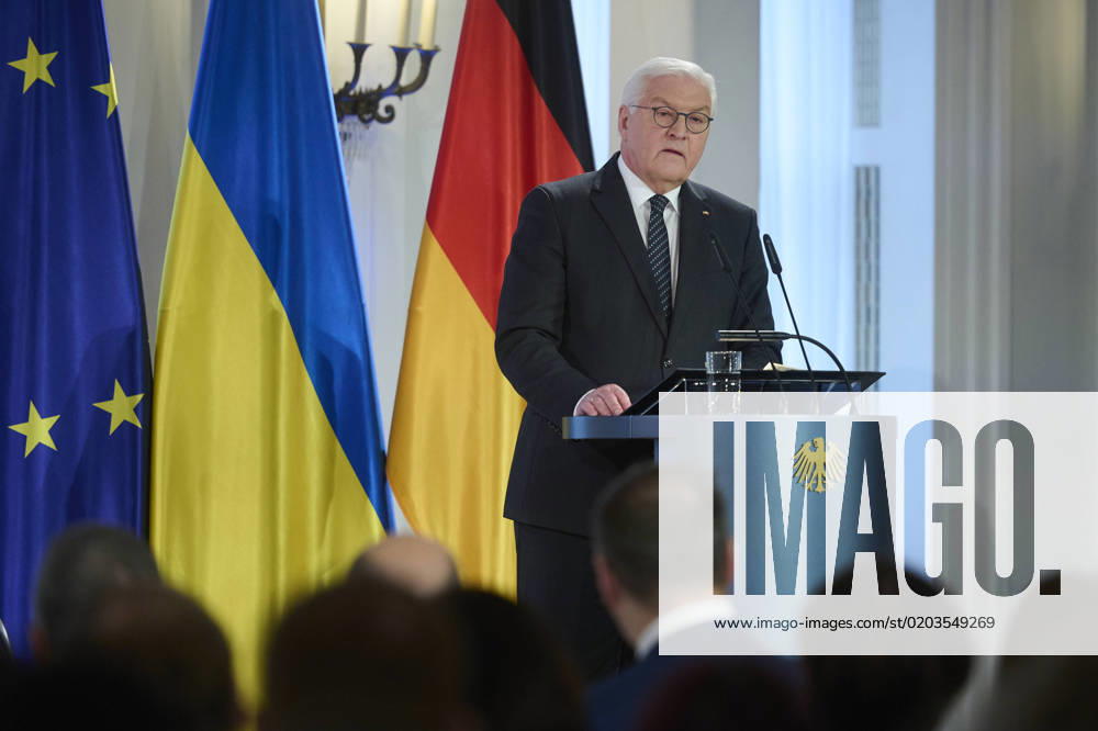 KW08 Berlin, Zentrale Veranstaltung zum Jahrestag des russischen Überfalls auf die Ukraine im Schloss Bellevue Bundespräsident Frank-Walter Steinmeier lädt am 24.02.2023 gemeinsam mit dem Botschafter der Ukraine in Deutschland Oleksij Makejew zu einer zentralen Veranstaltung am Jahrestag des russischen Überfalls auf die Ukraine ins Schloss Bellevue ein. Im Bild: Bundespräsident Frank-Walter Steinmeier während seiner Rede Berlin Schloss Bellevue Berlin Deutschland