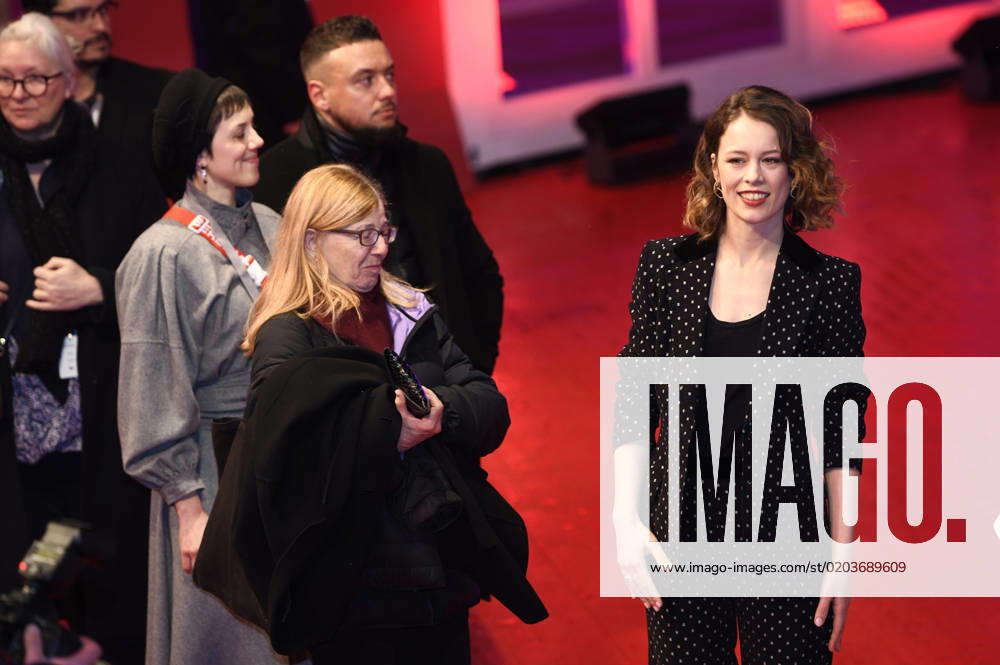 Paula Beer bei der Closing Ceremony mit Preisverleihung auf der Berlinale 2023 73. Internationale Filmfestspiele Berlin im Berlinale Palast. Berlin