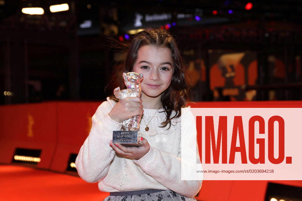 Sofia Otero, die kleine Jung Schauspielerin aus Spanien und BaerGewinnerin beim Fototermin am Berlinale Palast vom International Film Festival Berlinale am 25.02.2023 in Berlin Berlinale 2023- Gewinner Photo Call