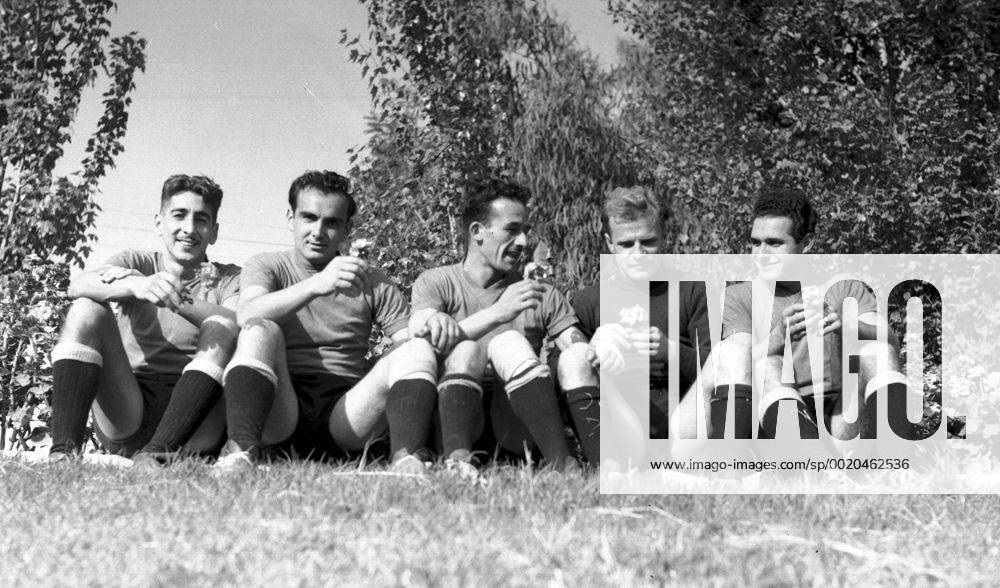 FIFA Weltmeisterschaft 1950 - Training Uruguay - Alcides Ghiggia, Julio Perez, Oscar Miguez, Juan Alberto Schiaffino und Ernesto Patrullero Vidal - - ZUMAe61_