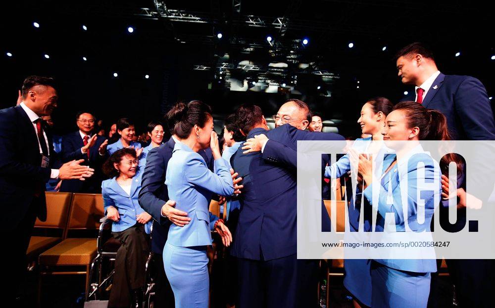 (150731) -- KUALA LUMPUR, July 31, 2015 -- Members of Beijing 2022 Olympic Winter games Winterspiele Spiele Summer games bid delegation celebrate after Beijing won the bid at the 128th International Olympic Committee session in Kuala Lumpur, Malaysia, Friday, July 31, 2015.) (SP)MALAYSIA-KUALA LUMPUR-IOC-2022 WINTER OLYMPICS-BEIJING WangxLili