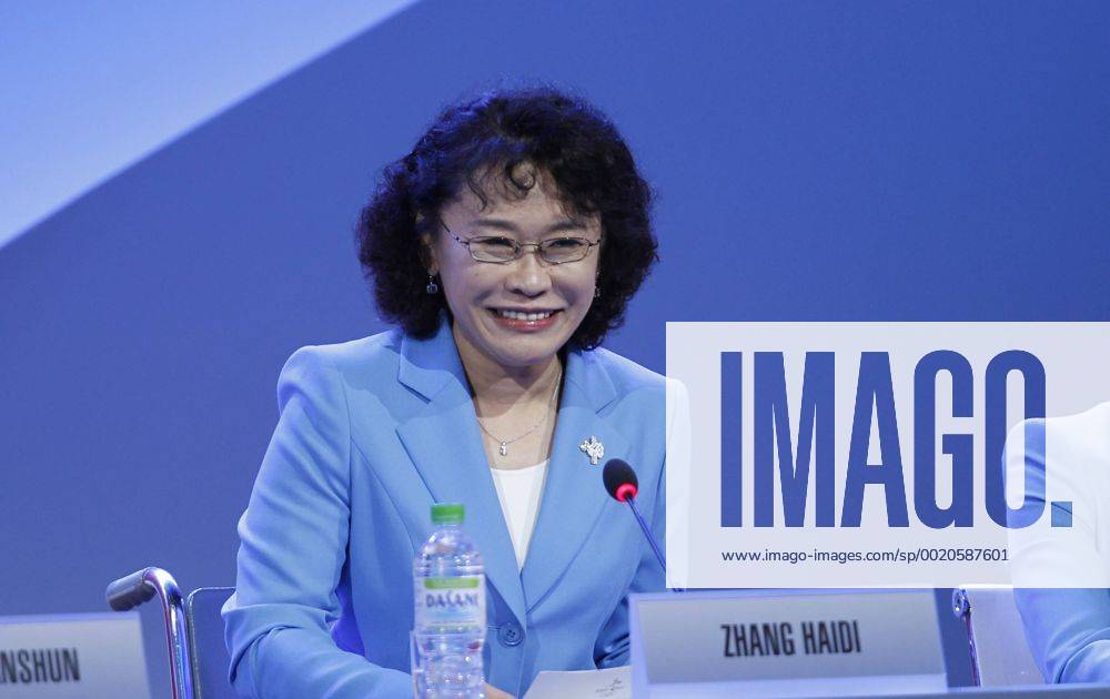(CHINA OUT) Zhang Haidi, Vice president of the Beijing 2022 Olympic Winter games Winterspiele Spiele Summer games Bid Committee, attends the bid presentation to host the 2022 Winter Olympics in the Chinese city of Beijing at the 128th IOC session on July 31, 2015 in Kuala Lumpur, Malaysia. CFP471001654
