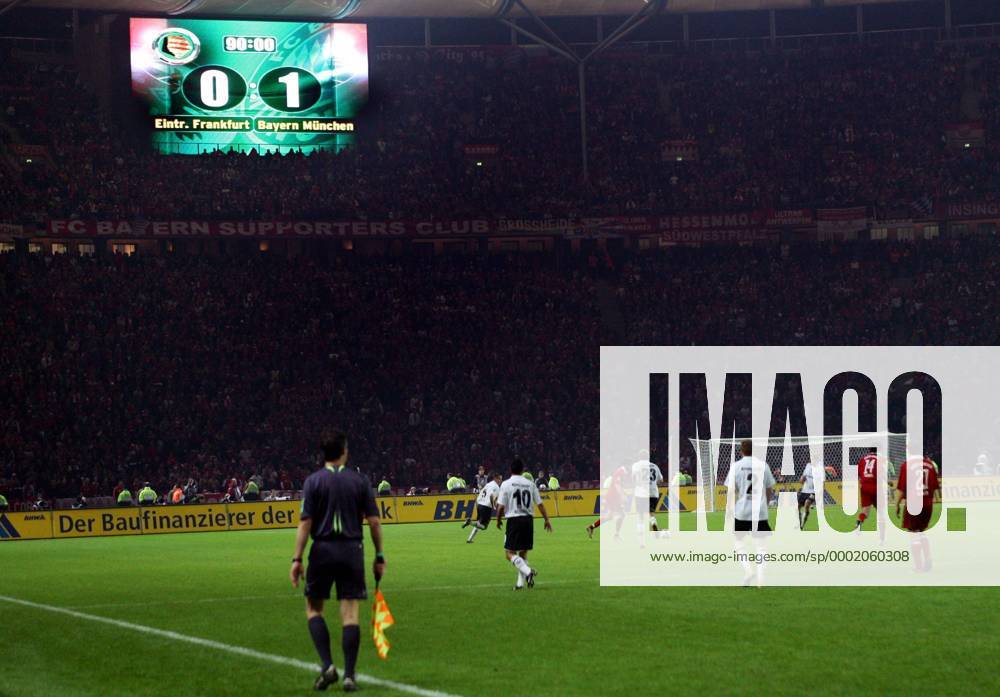 Nach 90 Minuten steht es 0:1 im DFB Pokalfinale 2005 2006 zwischen Eintracht Frankfurt und Bayern München Fußball 1. BL Herren DFB Pokal 2005 2006, Pokalspiel, Finale, Endspiel, Pokalfinale, Pokalendspiel Totale Berlin