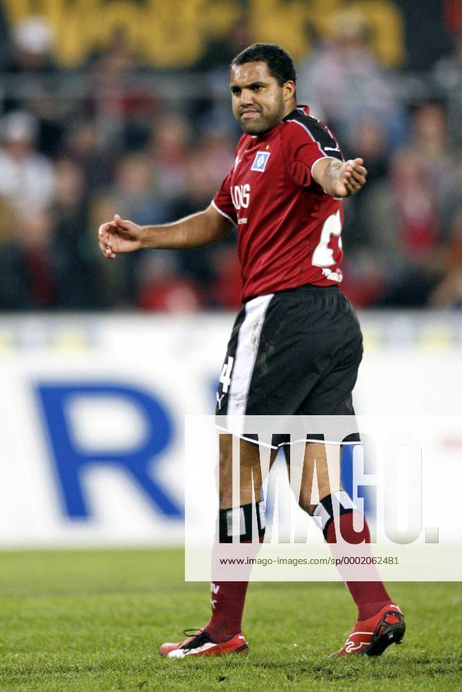 Ailton (HSV) ratlos Fußball 1. BL Herren Saison 2005 2006, Hamburger SV 0:1, Hamburg Einzelbild Köln Enttäuschung,