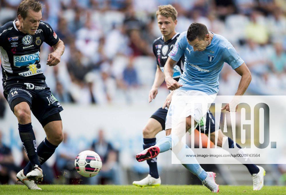 Aug. 15, 2015 - Malmö Sverige - 150815 Malmö FFs Nikola Djurjic testar skott framför Gefles Jens Portin - Fussball, SWE, Allsvenskan: Malmö FF - Gefle den 15 august 2015 in Malmö..Foto: News - Aug. 15, 2015 - ZUMAb138