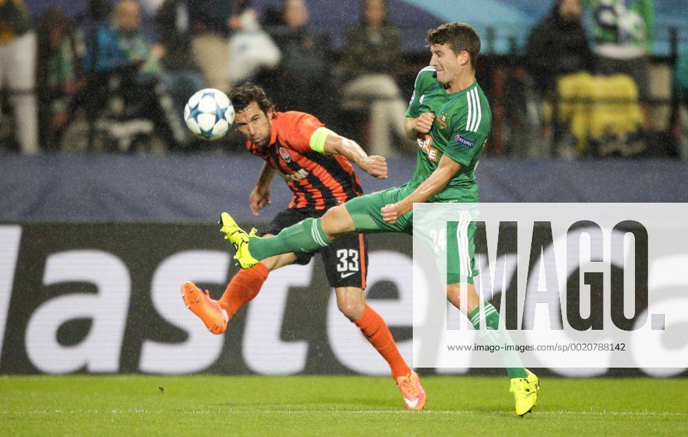 SOCCER - CL play off, Rapid vs Shakhtar VIENNA,AUSTRIA,19.AUG.15 - SOCCER - UEFA Champions League, play off, SK Rapid Wien vs FC Shakhtar Donetsk. Image shows Darijo Srna (Shakhtar) and Stephan Auer (Rapid). Keywords: Wien Energie. GEPAxpictures xPhilippxBrem
