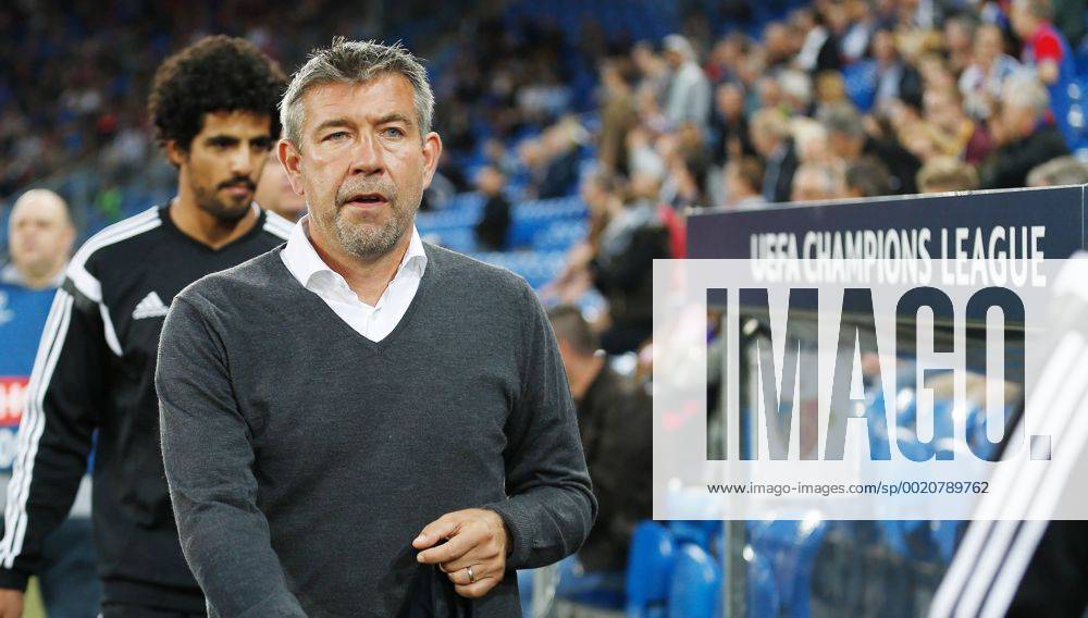 St Jakob Park Basel ,SCHWEIZ , Saison 2015 2016 Herren Fussball UEFA Champions League Quali Hinspiel FC Basel - Maccabi Tel Aviv Trainer Urs Fischer (FC Basel)