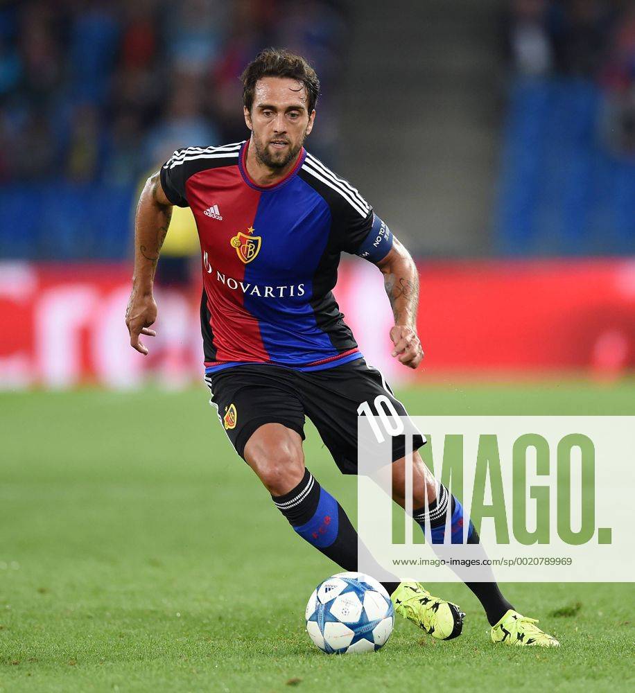 Champions League Saison 2015 2016 Qualifikation 19.08.2015 FC Basel - Maccabi Tel Aviv Matias Emilio Delgado (FC Basel) am Ball