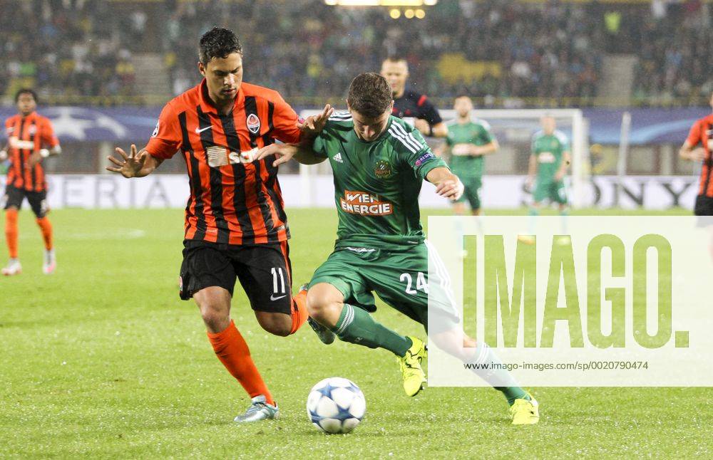 SOCCER - CL play off, Rapid vs Shakhtar VIENNA,AUSTRIA,19.AUG.15 - SOCCER - UEFA Champions League, play off, SK Rapid Wien vs FC Shakhtar Donetsk. Image shows Marlos (Shakhtar) and Stephan Auer (Rapid). Keywords: Wien Energie. GEPAxpictures xPhilippxBrem