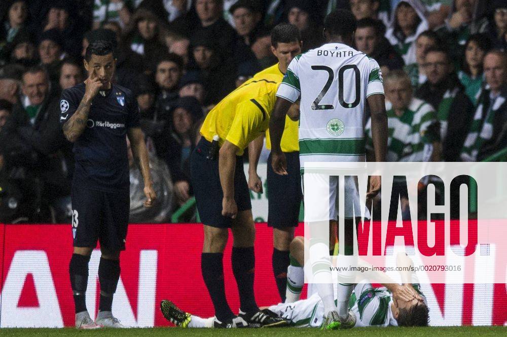 Aug. 19, 2015 - Glasgow, Skottland - 150819 Celtics Mikael Lustig skadad och tvingas till byte under fotbollsmatchen mellan Celtic och Malmö FF i kvalet till Champions League den 19 augusti 2015 i Glasgow..Foto: News - Aug. 19, 2015 - ZUMAb138