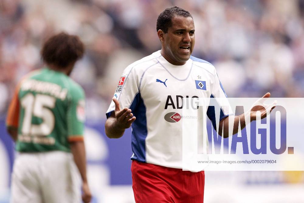 Ailton (HSV) ratlos Fußball 1. BL Herren Saison 2005 2006, Hamburger SV - SV Werder Bremen 1:2 Einzelbild Hamburg Enttäuschung,