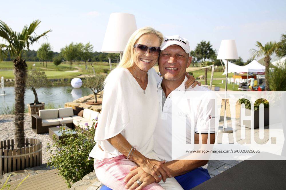 Axel Schulz mit Ehefrau Patricia beim 8. GRK Golf Charity Masters im Golf & Country Club Leipzig. Leipzig, 22.08.2015 Foto:xS.xGabschx xFuturexImage