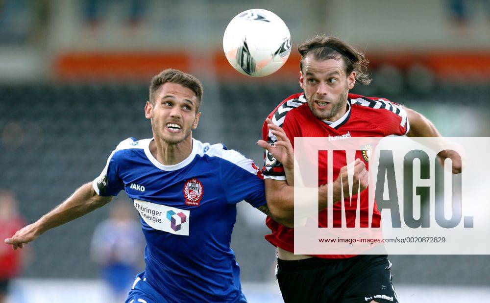 Aspach Fußball SG Sonnenhof Großaspach vs. FC Rot-Weiß Erfurt, v.l. Luka Odak (Erfurt), Timo Röttger (Großaspach)