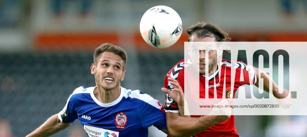 Aspach Fußball SG Sonnenhof Großaspach vs. FC Rot-Weiß Erfurt, v.l. Luka Odak (Erfurt), Timo Röttger (Großaspach)