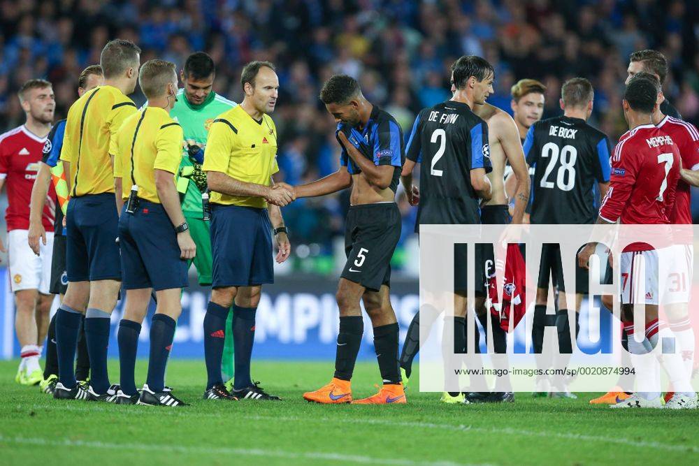 - BRUGGE, BELGIUM: Club s Jean-Charles Castelletto (C) and his teammates look dejected after a soccer game between Belgian first league team Club Brugge KV and British club Manchester United ManU FC in Brugge, Wednesday 26 August 2015, the return game of the play-offs of the UEFA Champions League competition. Manchester United won the first leg 3-1. BRUNOxFAHY x04687721x