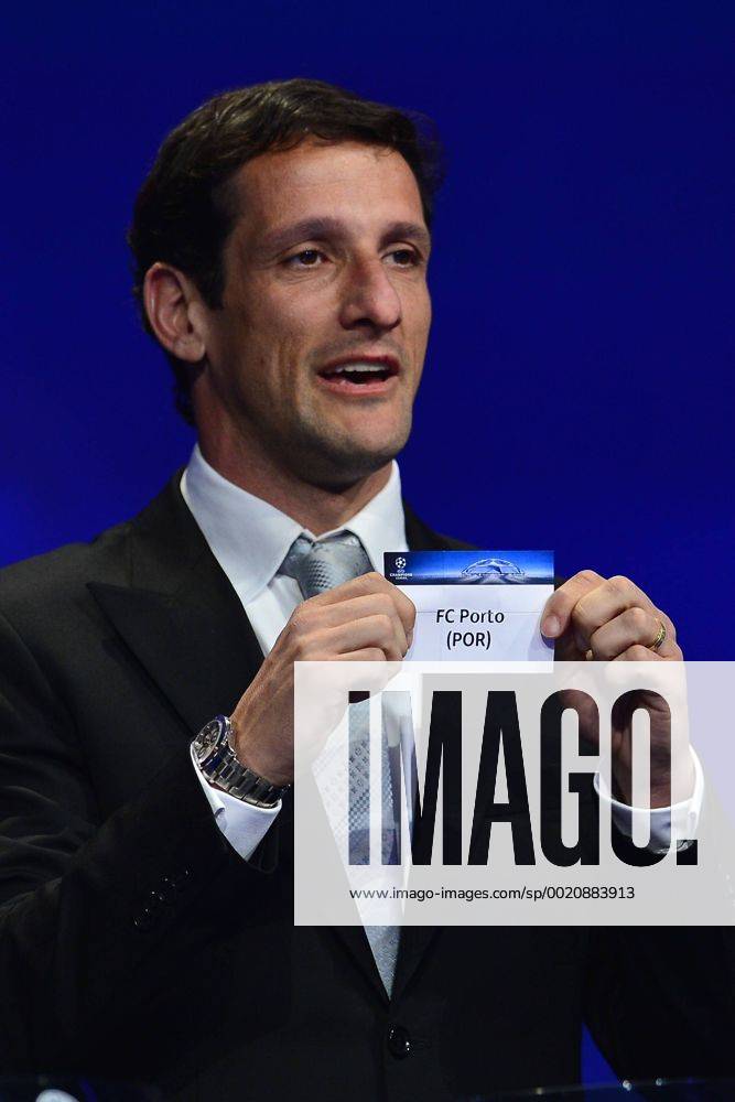 Aug. 27, 2015 - Monaco, Monaco - JULIANO BELLETTI ex Barcelona soccer player shows the draw result of FC Porto during the UEFA Champions League Draws 2015 - 16 at Grimaldi Forum. Soccer 2015 - UEFA Champions League 2015 - 16 Draw - ZUMAm119