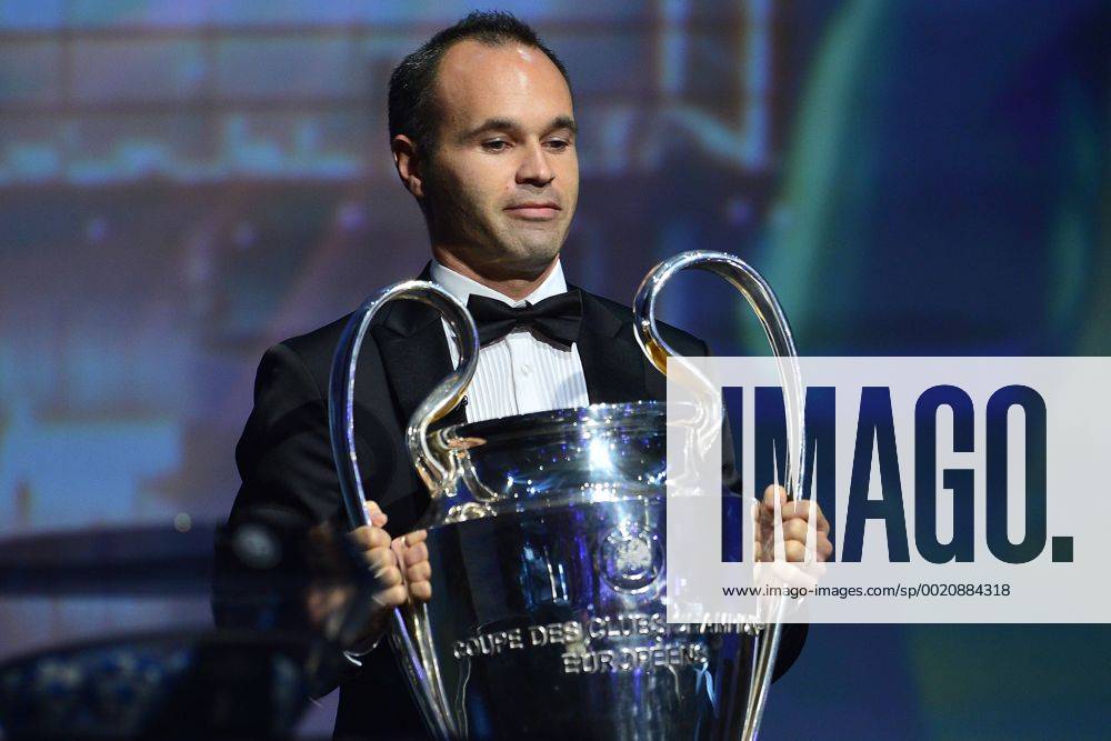 Aug. 27, 2015 - Monaco, Monaco - FC Barcelona Barca midfield ANDRES INIESTA holding the trophy of UEFA Champions League during the Draws 2015 - 16 at Grimaldi Forum. Soccer 2015 - UEFA Champions League 2015 - 16 Draw - ZUMAm119