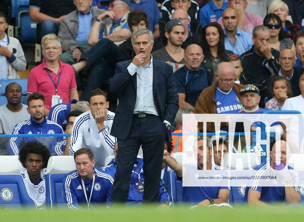 Chelsea s Jose Mourinho looks on dejected Barclays Permier League - Chelsea vs Crystal Palace - Stamford Bridge - England - 29th August 2015 - Picture David Klein Sportimage .