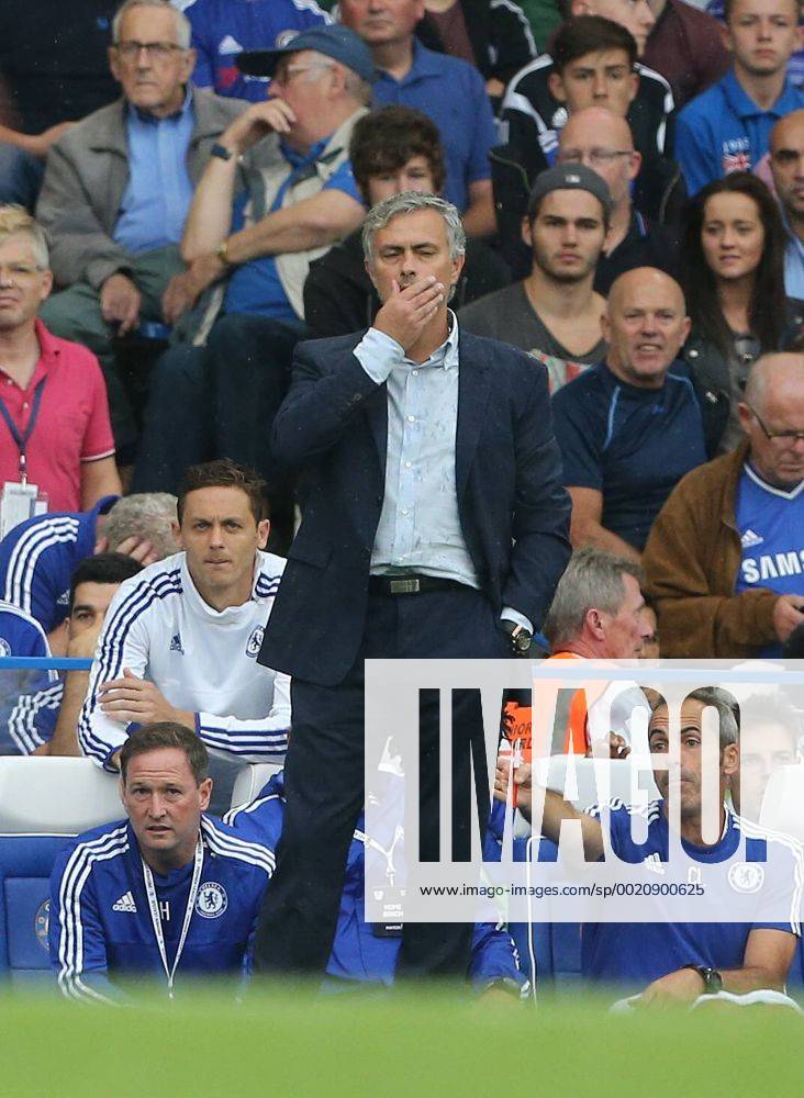 Chelsea s Jose Mourinho looks on dejected Barclays Permier League - Chelsea vs Crystal Palace - Stamford Bridge - England - 29th August 2015 - Picture David Klein Sportimage .