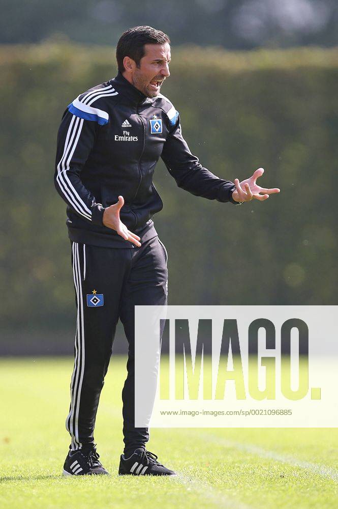 Sonntag 13.09.2015, Fussball, Herren, Regionalliga Nord, Saison 2015 16, Hamburger SV 2 - VfV Borussia 06 Hildesheim : U23-Trainer Joe Zinnbauer (Hamburger SV) DeFodi502