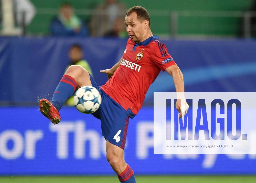 Fussball, Saison 2015 2016, Champions League, 2015 16, Vorrunde, VfL Wolfsburg - ZSKA Moskau 1:0, Sergey Ignashevich (ZSKA Moskau)