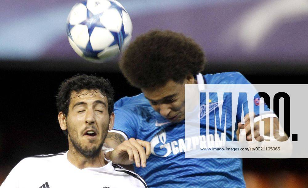 Partido de la Champions League disputado entre Valencia y Zenit. En la imagen, Witsel y Parejo. Champions League match played between Valencia and Zenit. In this picture, Witsel and Parejo. xORAZALx