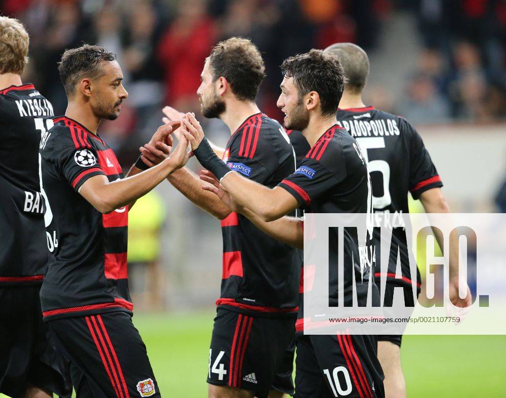 Leverkusen, UEFA Fussball, Herren, Champions League, Saison 2015 2016,Gruppe E, Bayer 04 Leverkusen vs Bate Baryssau, 16.09.2015, BayArena Leverkusen, Karim Bellarabi, Admir Mehedi, Hakan Calhanoglu, alle Bayer 04 Leverkusen, jubel