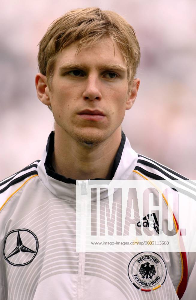 Per Mertesacker (Deutschland) - Nationalhymne Fußball Länderspiel Herren Freundschaftsspiel 2006, Test, Testspiel, Nationalmannschaft, Nationalteam Porträt Mönchengladbach