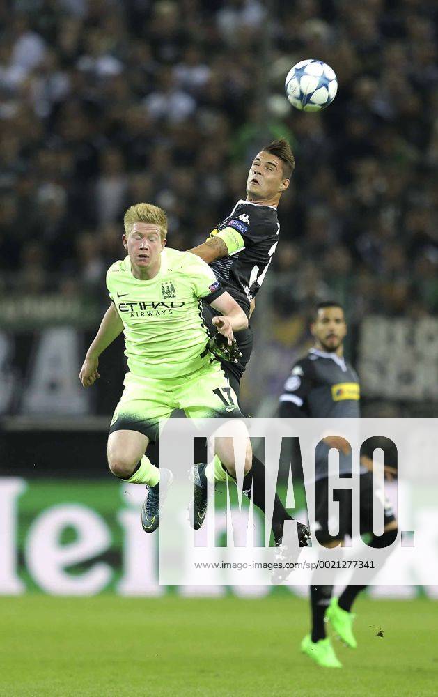 Foto : Granit Xhaka ( Gladbach ) gegen Kevin de Bruyne Fussball - Championsleague , 2. Spieltag , am Mi. 30.09.2015 Bor. Mönchengladbach - Manchester City