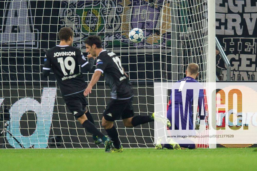 Mittwoch 30.09.2015, UEFA Champions League, Saison 2015 2016, 2. Spieltag in Moenchengladbach, Borussia Moenchengladbach - Manchester City FC, TOR zum 1:0 durch Lars Stindl (Gladbach) DeFodi001