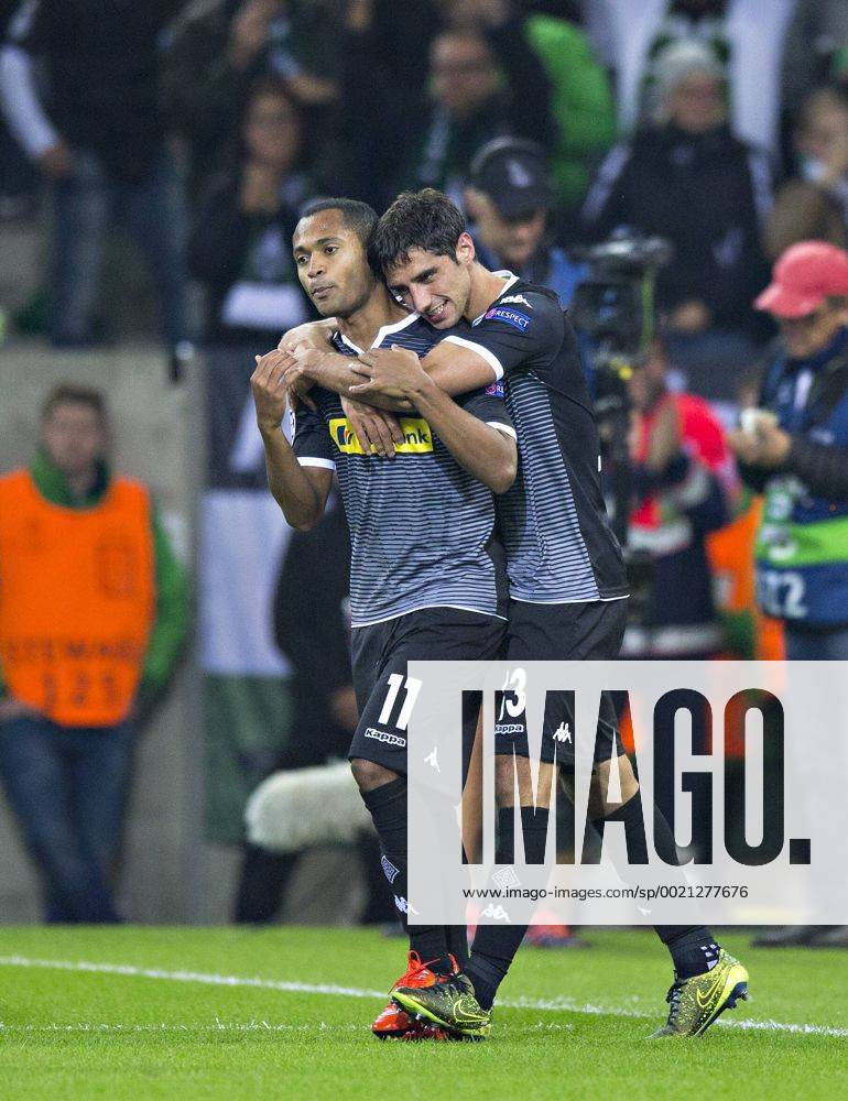 Mönchengladbach, 30.09.2015, Borussia Park Torjubel: Lars Stindl (BMG), Raffael (BMG) VfL Borussia Mönchengladbach - Manchester City mm