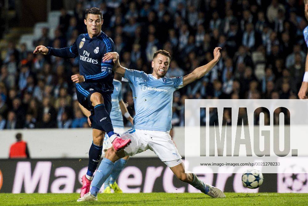 , 150930 Real Madrids Cristiano Ronaldo och Malmö FFs Kari Arnarson during UEFA Champions League 2015 2016 match between Malmö FF and Real Madrid.