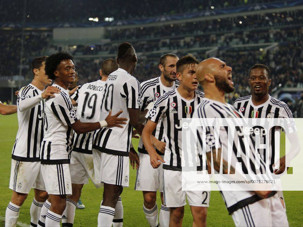 Aktuell Fußball, Champions League, Juventus Turin - FC Sevilla Sept. 30, 2015 - Turin, Italy - the exultation of juventus team after the second goal of simone zaza during champions league match between juventus fc and Sevilla fc at the juventus stadium of turin on september30, 2015 in Torino, Italy. Juventus v Sevilla, UEFA Champions League - ZUMAn230
