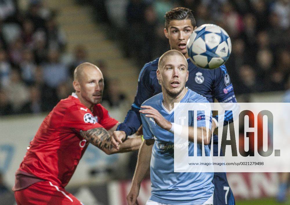 - UEFA CHAMPIONS LEAGUE 2015 2016 - Malmö FF vs Real Madrid - Cristiano Ronaldo (Real) Johan Wiland (Malmö) Anton Tinnerholm (Malmö) - KP0520002