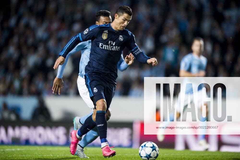, 150930 Real Madrids Cristiano Ronaldo och Malmö FFs Luis Felipe Carvalho da Silva during UEFA CHAMPIONS LEAGUE 2015 2016 match between Malmö FF and Real Madrid..
