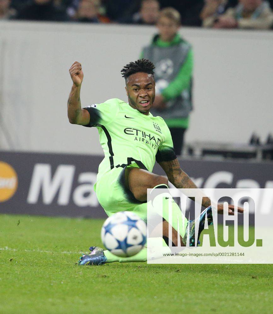 Mönchengladbach , Fussball, UEFA Champions League, Saison 2015 2016, Borussia Mönchengladbach vs Manchester City FC, 30.09.2015, Borussia Park, Mönchengladbach, Raheem Sterling, Manchester City FC