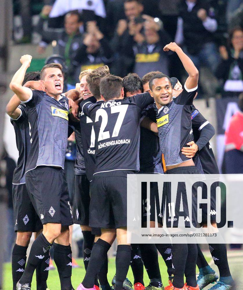 Mönchengladbach , Fussball, UEFA Champions League, Saison 2015 2016, Gruppe D, Spieltag 2, Borussia Mönchengladbach vs Manchester City FC, 30.09.2015, Borussia Park, Mönchengladbach, Gladbacher jubel