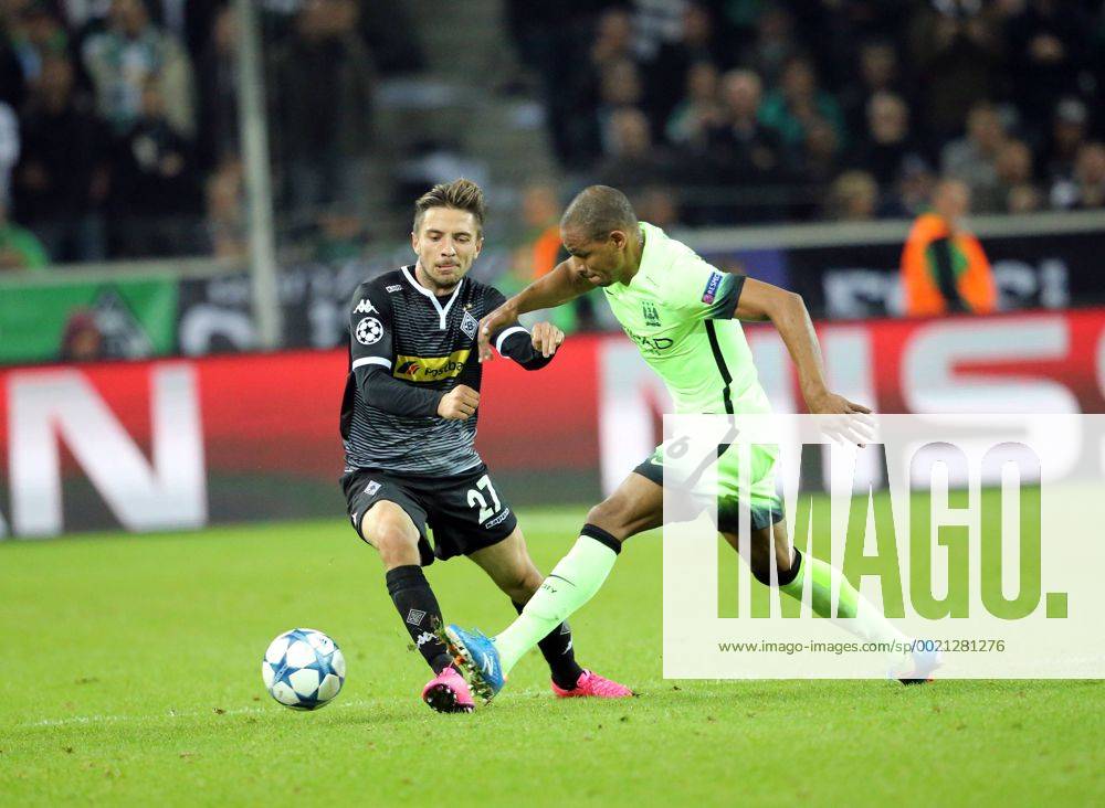 Mönchengladbach , Fussball, UEFA Champions League, Saison 2015 2016, Gruppe D, Spieltag 2, Borussia Mönchengladbach vs Manchester City FC, 30.09.2015, Borussia Park, Mönchengladbach, Julian Korb, Gladbach Fernando, Manchester City FC