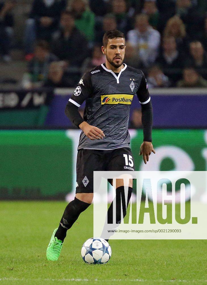 Fussball, UEFA Champions League, Borussia Moenchengladbach - Manchester City FC,, Alvaro Dominguez (Borussia Moenchengladbach), Freisteller.