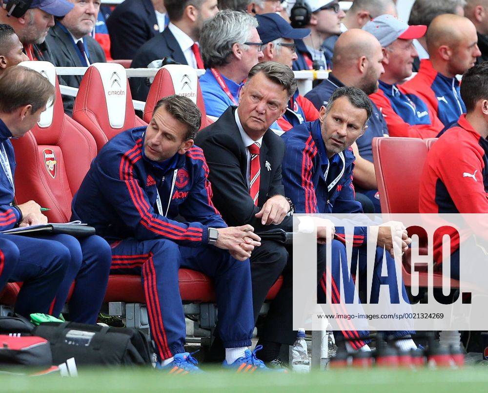 Manchester United ManU s Louis Van Gaal looks on dejected Barclays Premier League - Arsenal vs Manchester United - Emirates Stadium - England - 4th October 2015 - Picture David Klein Sportimage .