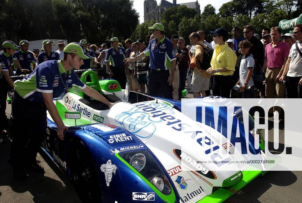 Der Pescarolo Judd von Sebastien Loeb, Eric Helary und Franck Montagny (alle Frankreich Pescarolo Sport) - (pan14621) Motorsport Herren 24 Stunden von Le Mans 2006, 24h, h, Stundenrennen, Rennen, Langstrecke, Langstreckenrennen Einzelbild LeMans Motorsport Herren 24 Stunden von Le Mans 2006, 24h, h, Stundenrennen, Rennen, Langstrecke, Langstreckenrennen Einzelbild LeMans