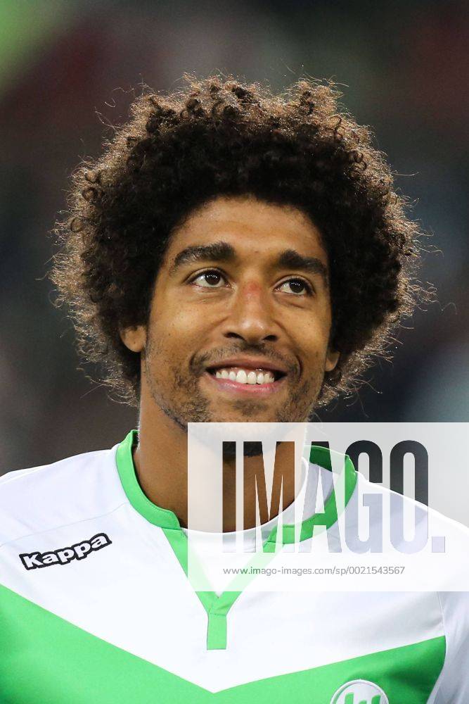 Dante (VfL Wolfsburg) - Champions League Gruppe B Saison 2015-2016 VfL Wolfsburg vs. PSV Eindhoven in der Volkswagen Arena in Wolfsburg - Portrait,Deutschland, Fussball, Mann,Männer