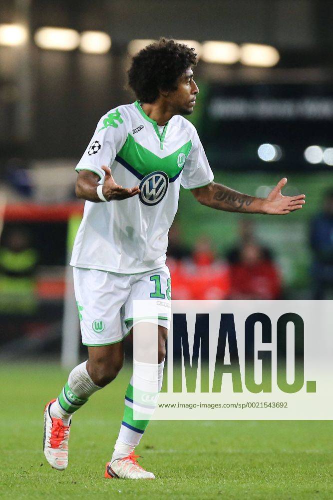 Dante (VfL Wolfsburg) - Champions League Gruppe B Saison 2015-2016 VfL Wolfsburg vs. PSV Eindhoven in der Volkswagen Arena in Wolfsburg - Freisteller,Aktion,Deutschland, Fussball, Mann,Männer